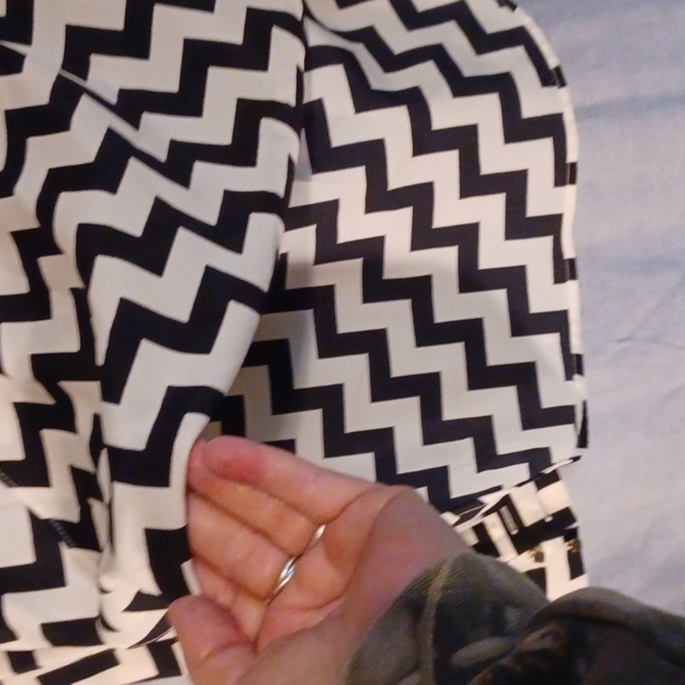 Women's sheer patterned blouse - Picture 4 of 6